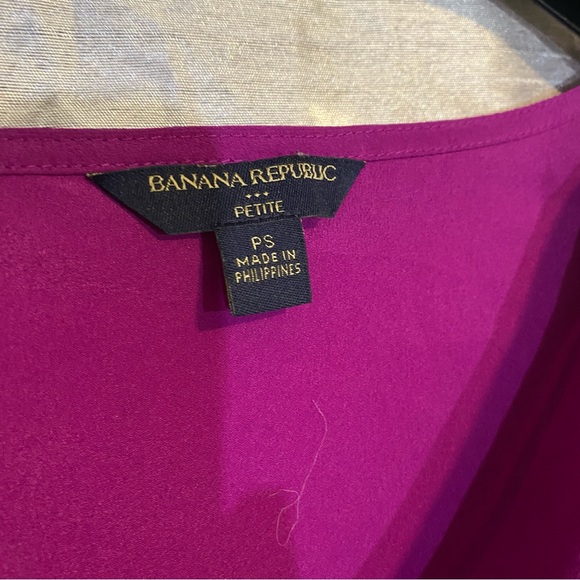 Banana Republic top SZ SP fair condition has tiny flaw, see last pic, on sleeve - Picture 8 of 9